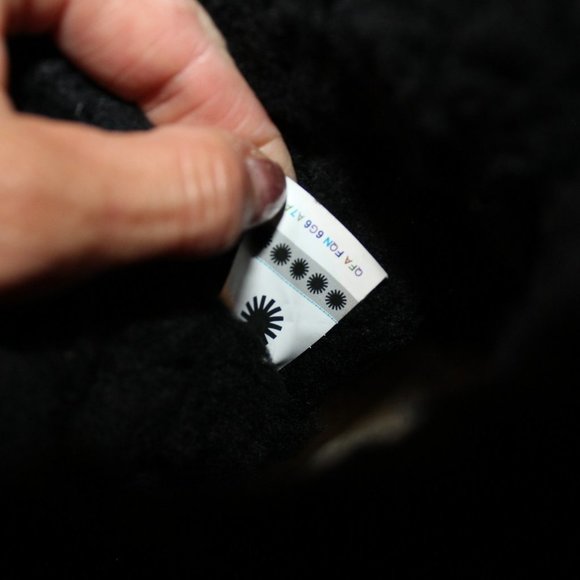 UGG WOMEN'S MINI GEM STUDDED LOGO SUEDE SHEARLING ANKLE BOOTS BLACK - Picture 8 of 8